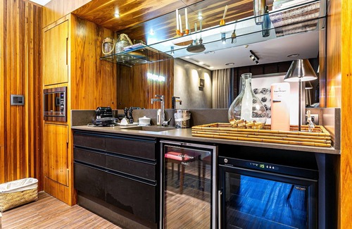 Jurere Apartment | Top-Rated Resort with Kitchen and Ocean View Amenities