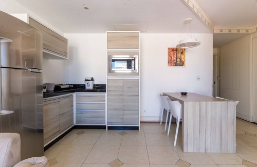 Jurere Apartment | Top-Rated Resort with Kitchen and Ocean View Amenities
