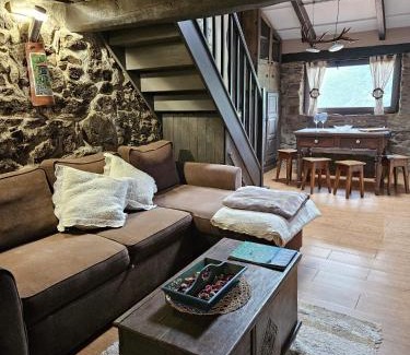 Villar de Pineres House | Pet-Friendly Retreat at Cobijo de Villar - Rated 10/10