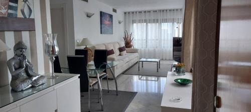 Cala Apartment | Discover Coblanca 27 - Playa de Poniente with Ocean Views