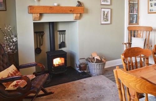 Flamborough House | Pet-Friendly Coble Cottage: 4-Star Stay with High Ratings