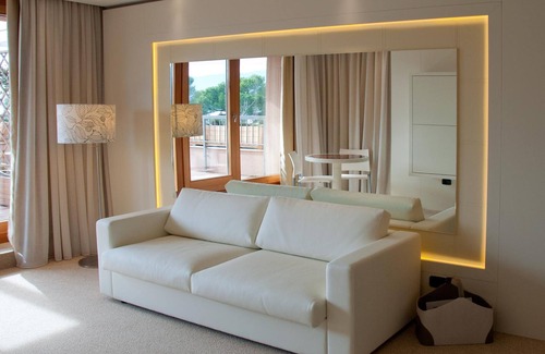 Sarnico Hotel | Relax at Cocca Hotel Royal Thai SPA - 4-Star Retreat