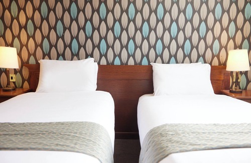 Stony Stratford Hotel | Discover Cock Hotel Stony Stratford with Family-Friendly Amenities