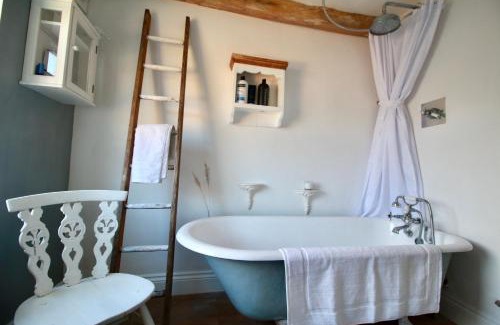 Seaford House | Artistic Retreat at Cockle Cottage, A Pet-Friendly Escape
