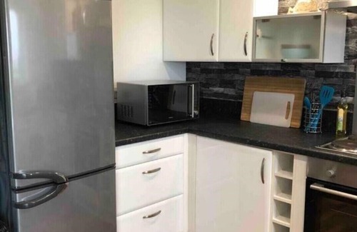 Crynant Apartment | Beach View Retreat with Spa, Hot Tub & Family-Friendly Amenities