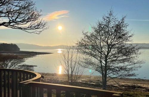 Tighnabruaich House | Relax at Cockleshell Lodge - Pet and Child Friendly Retreat