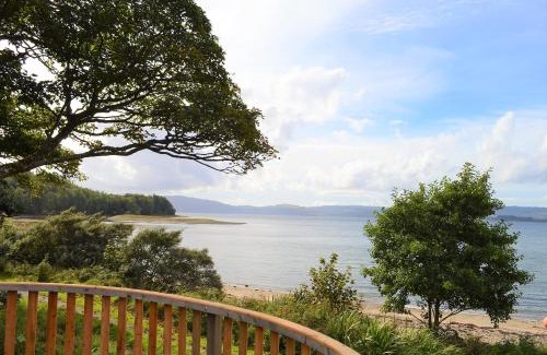 Tighnabruaich House | Relax at Cockleshell Lodge - Pet and Child Friendly Retreat