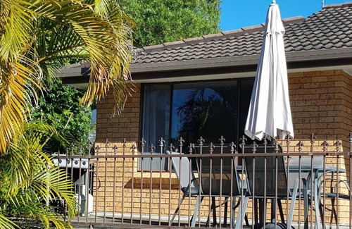 Coomba Park House | Pet-Friendly "Cockleshells" Retreat by the Lake - Rated 9.4