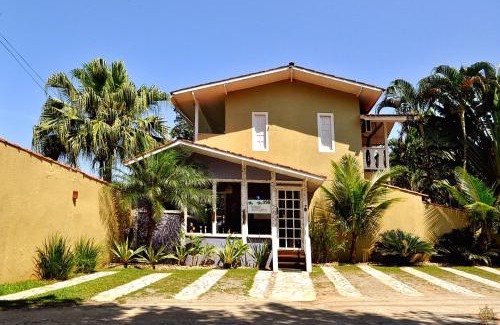 Camburi House | Beachfront Bliss at Coco Bambu Cambury - Rated 9/10!