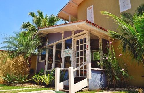 Camburi House | Beachfront Bliss at Coco Bambu Cambury - Rated 9/10!