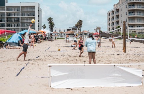 South Padre Island Hotel | Beachfront Bliss at Coco Beach Hotel with Pet-Friendly Perks