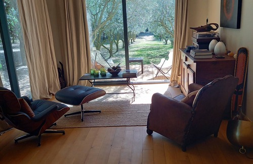 Saint-Marcellin-les-Vaison Apartment | Relax in a Serene Oasis with Ocean View and Spa Amenities