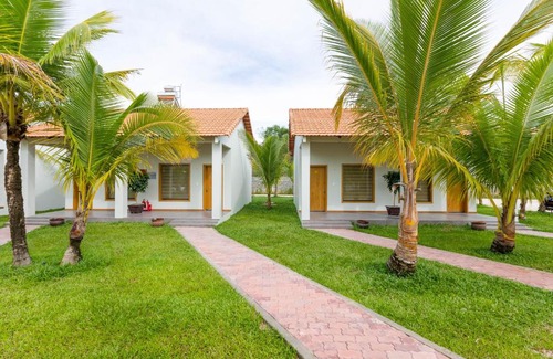 Ong Lang Resort | Tranquil Coco Garden Resort with Oceanfront Pool Access