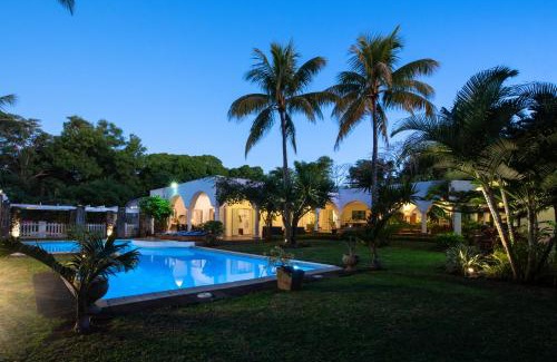 Grand-Baie Villa | Villa Vanille: Family-Friendly Retreat with Pool & Hot Tub