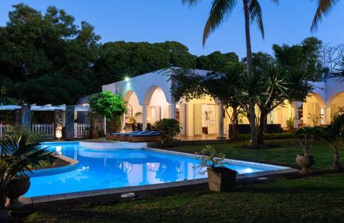 Grand-Baie Villa | Villa Vanille: Family-Friendly Retreat with Pool & Hot Tub