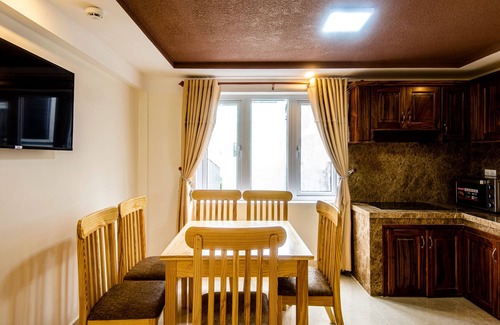 Phuong Hotel | CoCo Hotel: A Delightful Stay with Pool and Spa Amenities