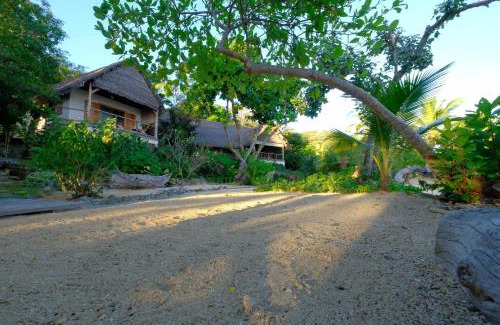 Nosy Komba Hotel | Experience Coco Komba Lodge: Oceanfront Paradise Awaits