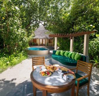 Dhunikolhu Resort | Oceanfront Bliss at Coco Palm Dhuni Kolhu - Rated 9/10