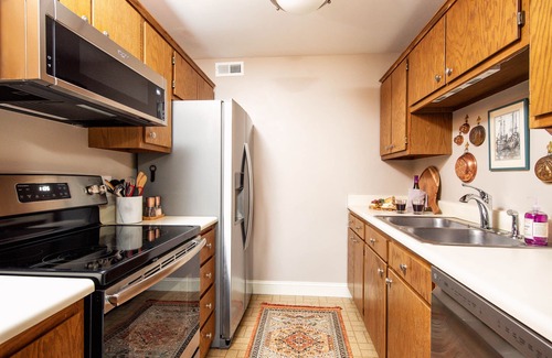Franklin Condo | Convenient Stay Steps from Downtown Franklin Attractions