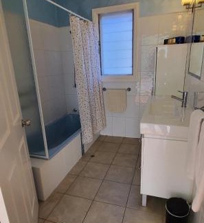 West Tamworth House | Relax at Coco's Cottage: 4-Star, Pet-Friendly Retreat