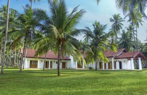 Polgasowita Villa | Budget-Friendly Stay at Coco Villa Peach Tree