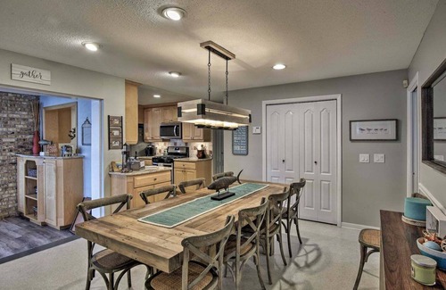 Venetian Way House | Ideal Cocoa Beach Retreat: Family & Pet Friendly with Pool