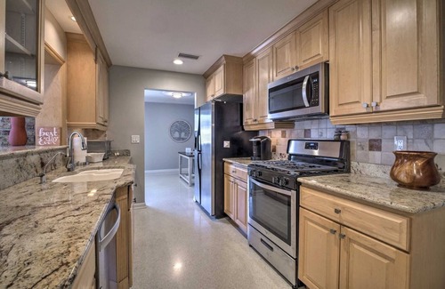 Venetian Way House | Ideal Cocoa Beach Retreat: Family & Pet Friendly with Pool