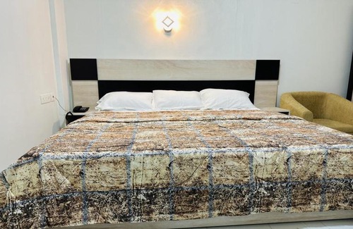 Kannur Hotel | Budget-Friendly Stay at Cocobay INN Awaits You