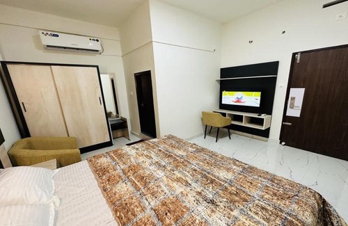 Kannur Hotel | Budget-Friendly Stay at Cocobay INN Awaits You