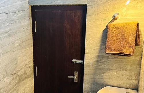 Kannur Hotel | Budget-Friendly Stay at Cocobay INN Awaits You