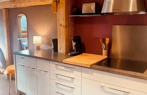 Granier House | Relax in Cocon with Breathtaking Views and Family-Friendly Perks