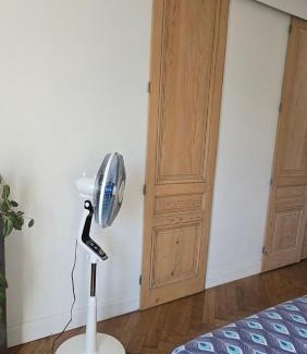 Serin Apartment | Family-Friendly Escape at Cocon au pied de la Croix Rousse