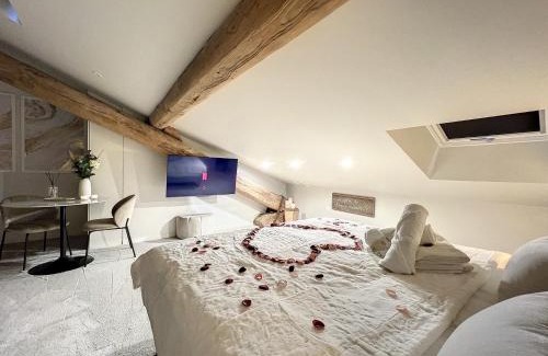Saint-Etienne Apartment | Cozy LoveRoom with Private Jacuzzi & Spa Amenities