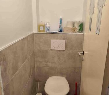 Montrouge Apartment | Cozy 2-Piece Hotel with Family-Friendly Amenities
