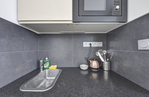 Quartier de Javel Apartment | Cozy Retreat Near the Eiffel Tower with Spa & Hot Tub