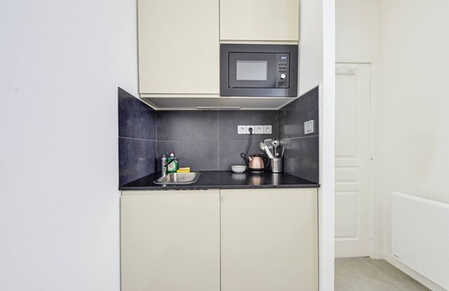 Quartier de Javel Apartment | Cozy Retreat Near the Eiffel Tower with Spa & Hot Tub