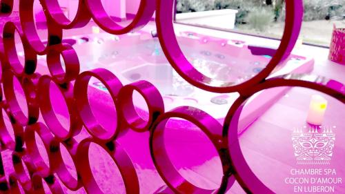L'Isle-sur-la-Sorgue Bed & Breakfast | Cocon D'amour En Luberon - Chambre Spa a proximite de l'Isle sur la Sorgue