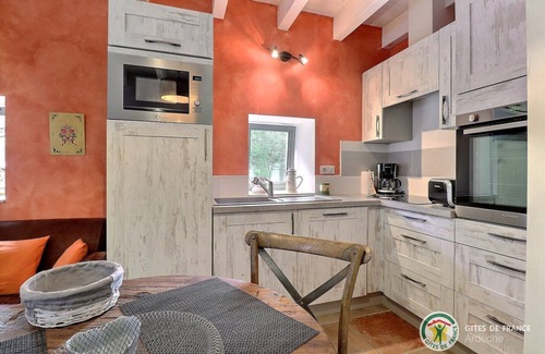 Labeaume Cottage | Idyllic Cocon de Charme by a Turquoise Lagoon Awaiting You