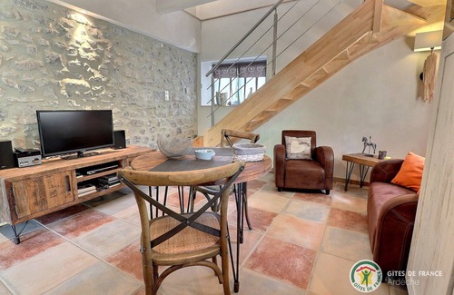 Labeaume Cottage | Idyllic Cocon de Charme by a Turquoise Lagoon Awaiting You
