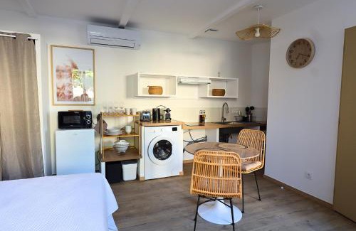 Camaret-sur-Aigues Apartment | Cocon Zen & Accessible - WIFI - NETFLIX - PRIME - CLIM