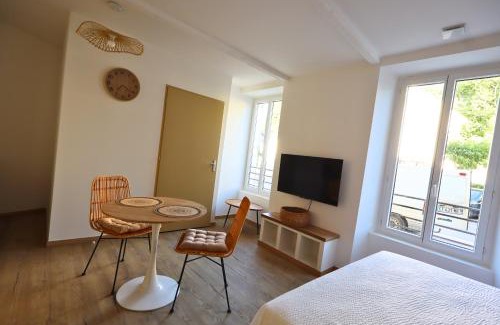 Camaret-sur-Aigues Apartment | Cocon Zen & Accessible - WIFI - NETFLIX - PRIME - CLIM