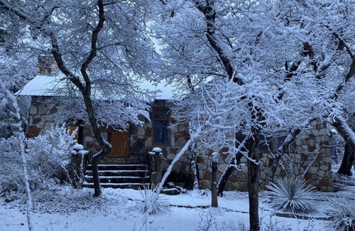 Mountain Home House | Pet-Friendly Cocono Cottage on Johnson Creek Awaits You