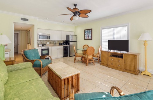 Old Town Resort | Beachfront Bliss at Coconut Beach Resort with Pool & Spa