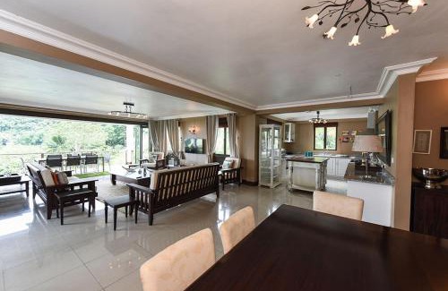 Mahe Island Villa | Discover Coconut Climb: Family-Friendly 4-Star Retreat
