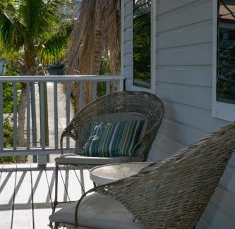 Estate Enighed Apartment | Beachfront Bliss at Coconut Coast Villas - Rated 8.6/10