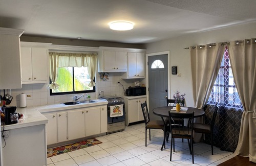 Gulf View Apartment | Relax at Coconut Drive Urban Oasis with Breakfast & Kitchen