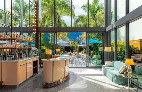 Coconut Grove House | Experience Coconut Grove Glamour at Mr. C Miami Suites