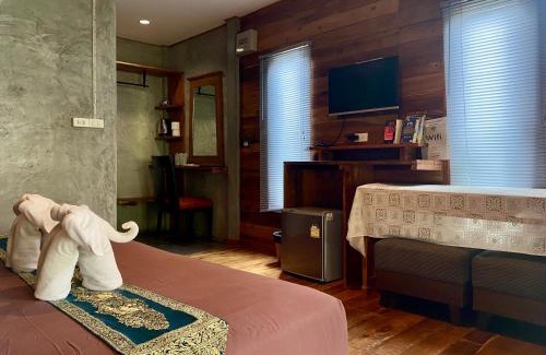 Saladan Hotel | Pet-Friendly Coconut Lanta Resort at Klong Dow Beach