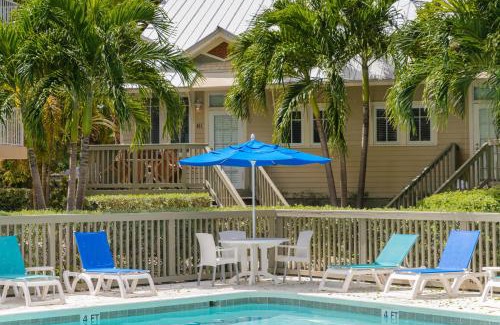 Key West Hotel | Relaxing Coconut Mallory Resort with Pool & Hot Tub