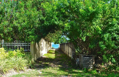 Windsor Park House | Experience Coconut Palm: Ocean View & Spa Retreat in Freeport